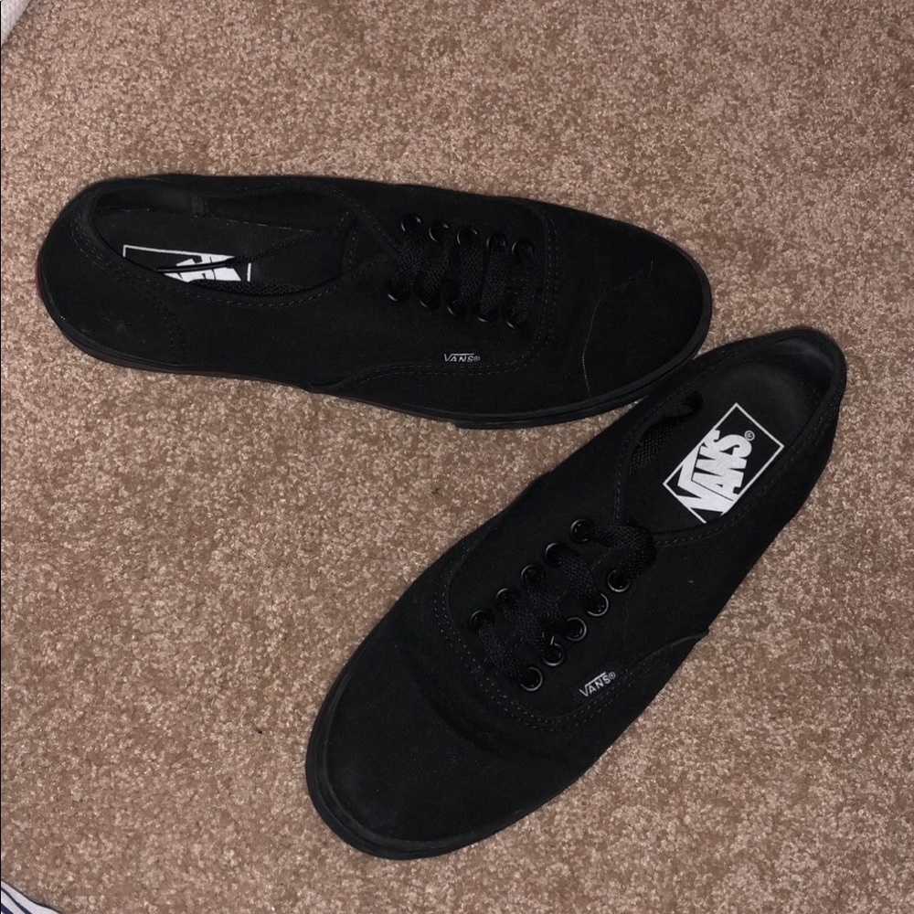 Blackout Vans!
